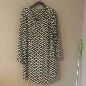 Charming Charlie Black and White Patterned Long Sleeve Dress